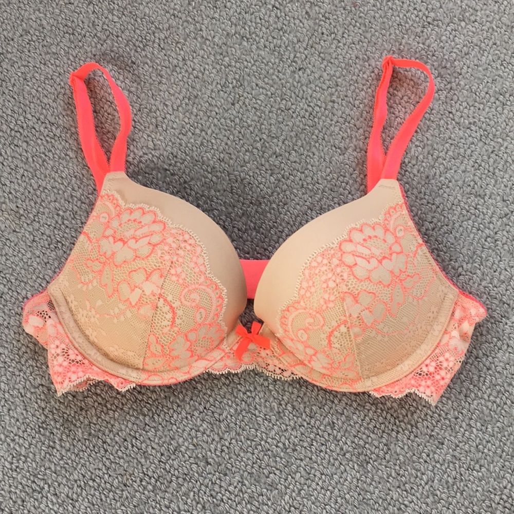 Victoria Secret 34B